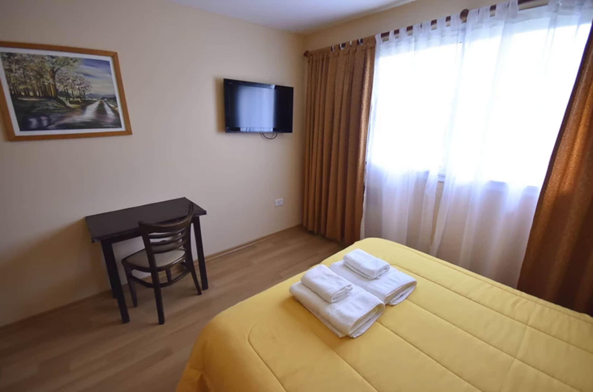 Hotel Picos Del Sur El Calafate Exterior photo