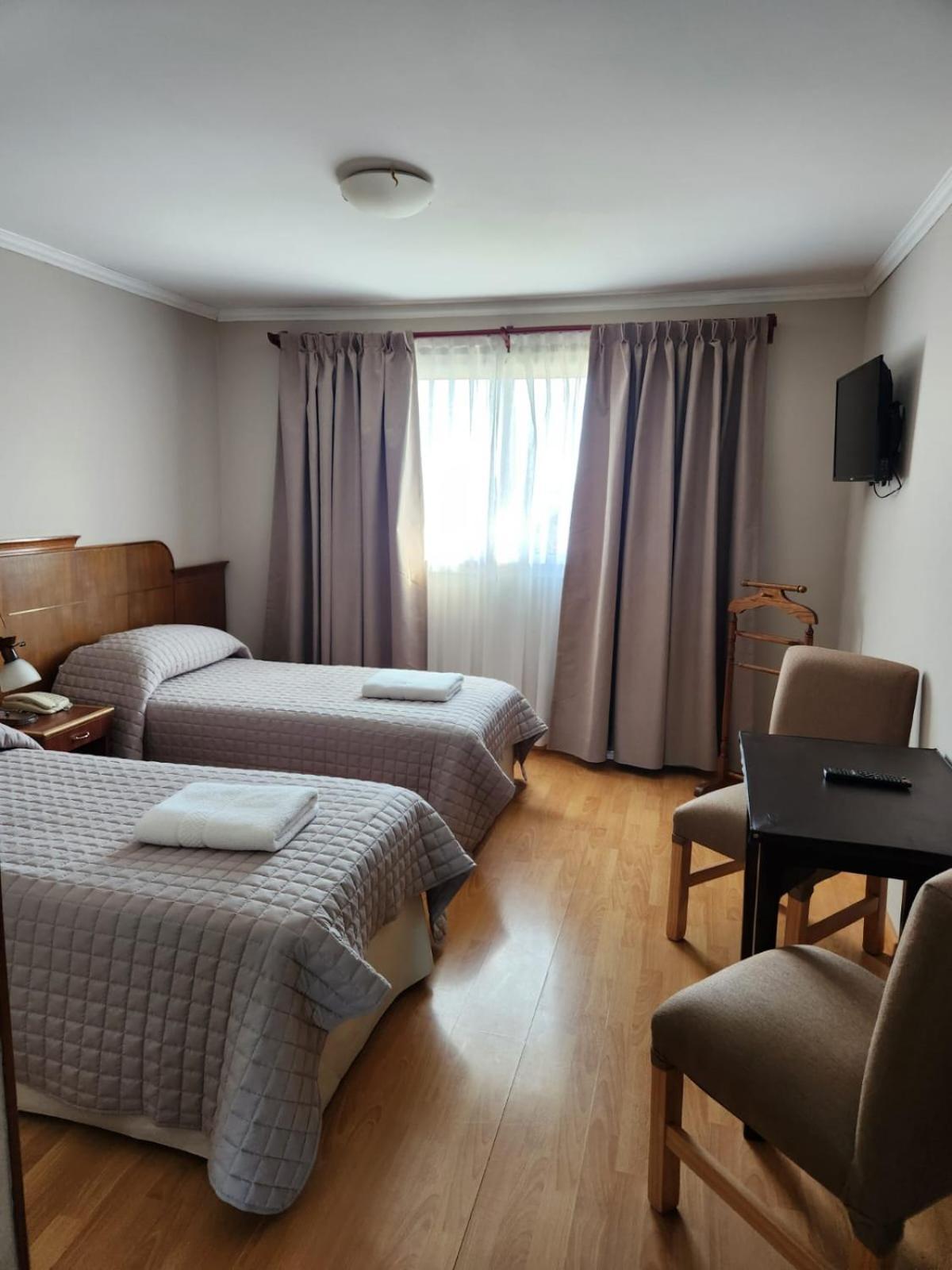 Hotel Picos Del Sur El Calafate Exterior photo
