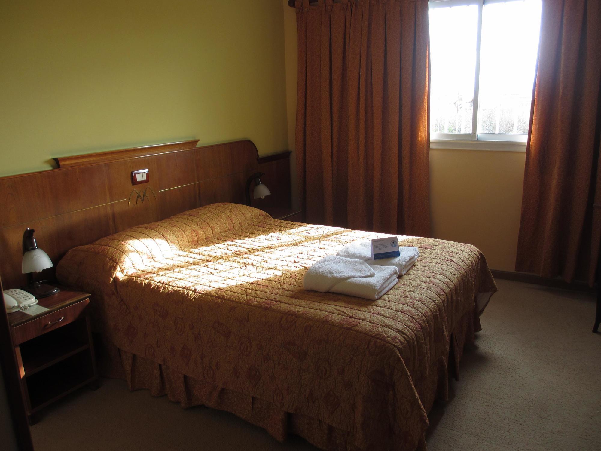 Hotel Picos Del Sur El Calafate Exterior photo
